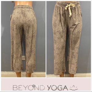 New Beyond Yoga This cropped Featherweight Spacedye sleep S $90